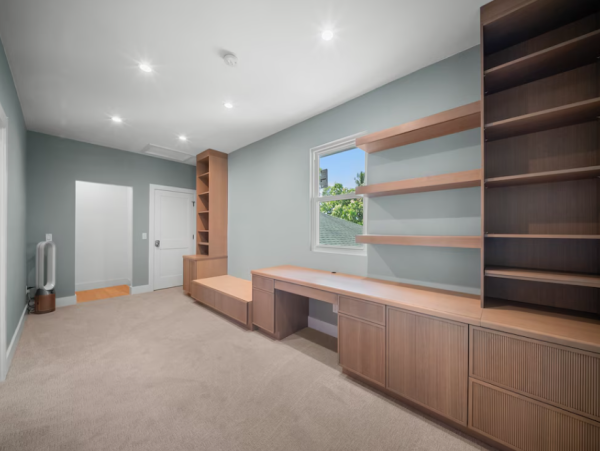 Luxurious Naples Designer Home with Water Views - Book Your Stay Today!